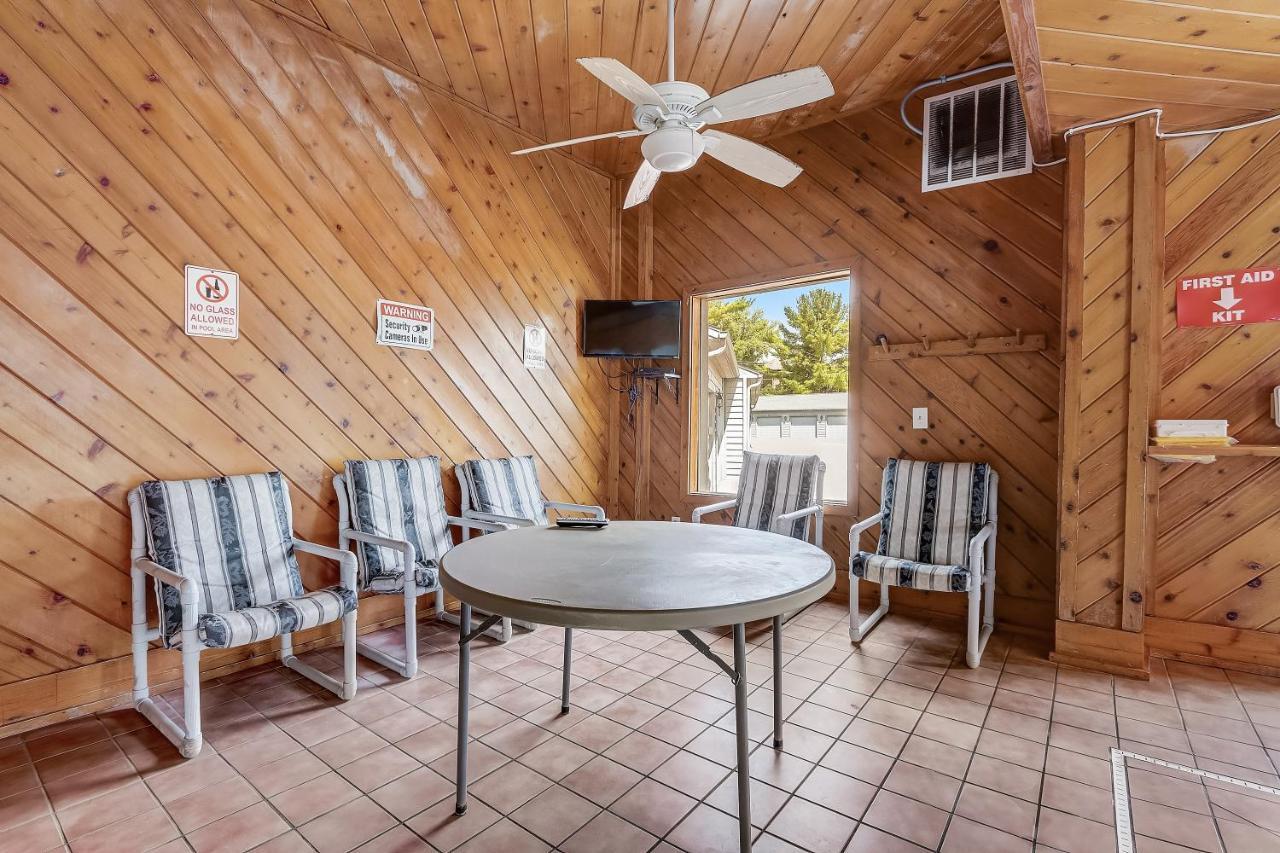 Wfc Lakefront Views Family Or Romance Wisconsin Dells Exterior foto